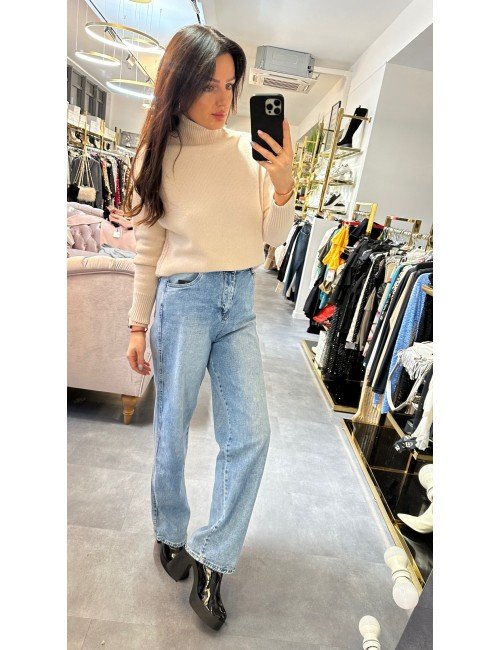 Spodnie jeansowe z kieszeniami od Adore Danew