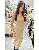 Długa, ołówkowa, beżowa, dzianinowa sukienka na długi rękaw