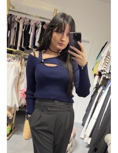 Granatowy dzianinowy sweterek // 3260