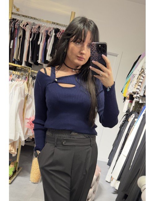 Granatowy dzianinowy sweterek // 3260