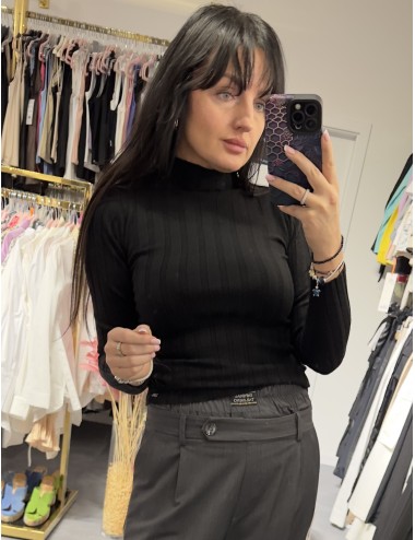 Czarny golfik od Les Bourdelles // 3261