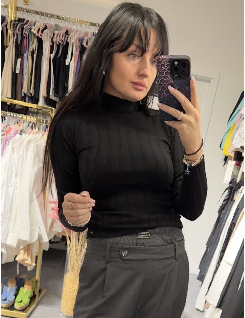 Czarny golfik od Les Bourdelles // 3261