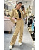 Beżowy komplet, marynarka plus spodnie od Adore Danew