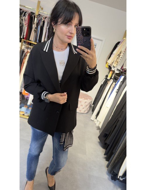 Czarny żakiet od Imperial // 3379