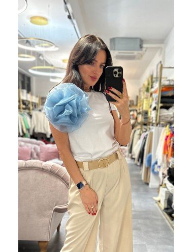 Biały T-Shirt z broszką // 3434