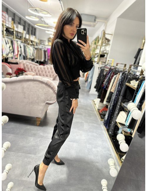 Czarna, transparentna, zapinana bluza od Adore Danew