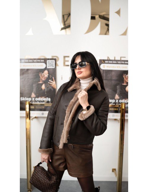 brązowy kożuch naturalny na guziki // 2095