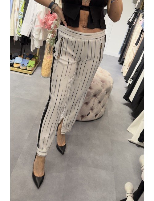 Czarno-białe spodnie od Gil Santucci // 3596