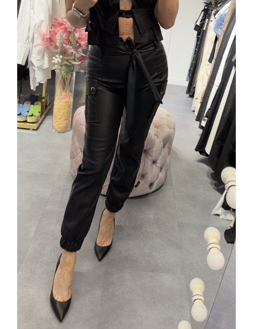 Spodnie z ekoskóry // 3600