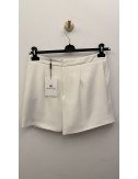 Białe szorty od Monique Garconne // 3671
