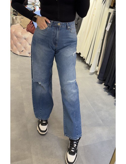 Jeansy z przetarciami // 3853