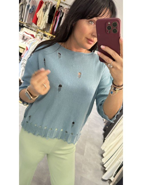 Sweterek z dziurkami // 3906