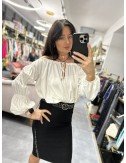 Biała, elegancka bluzka z rozłożystymi rękawami od Babylon