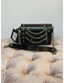 Lakierowana Torebka Skórzana Czarna Babylon | Torba z Łańcuchami i Nitami