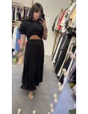 czarna spódnica z rozcięciem // 4020