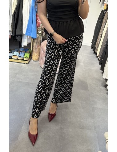 Czarne spodnie dzianinowe ViCOLO z białym wzorem – styl i komfort