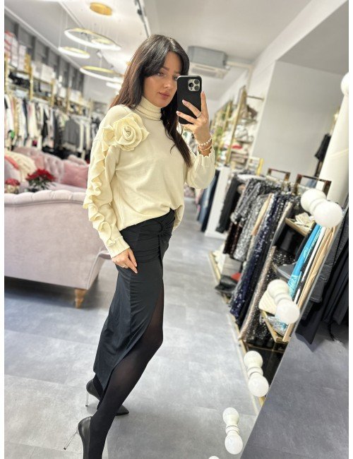 Czarna spódnica midi z rozcięciem od Adore Danew