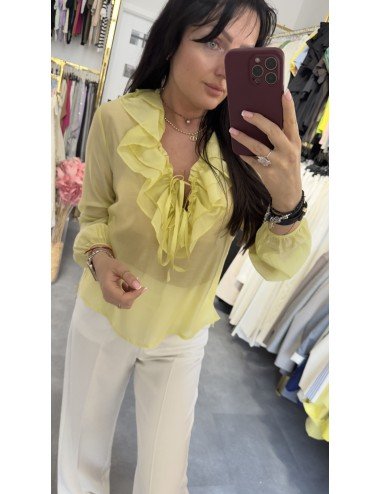 Koszulka Ana Caselli z żabotem – subtelna elegancja w pastelowych kolorach | Made in Italy