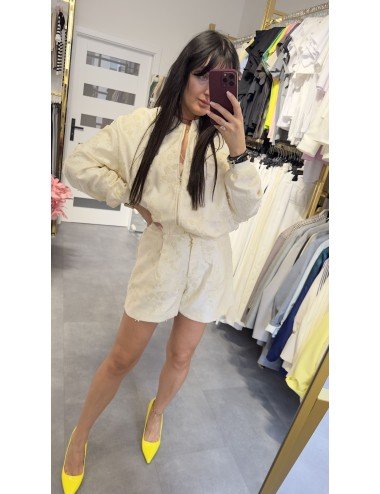 Ekskluzywny komplet Ana Caselli – bomberka i szorty Made in Italy, subtelna elegancja