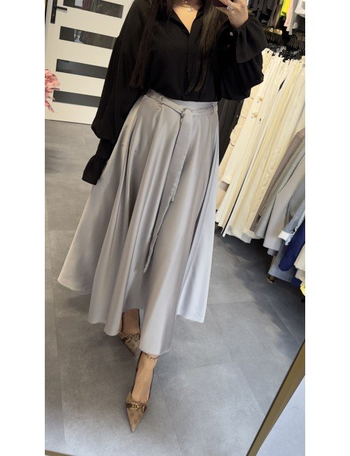 Spódnica Robert Biagi – Minimalizm i włoska jakość w ponadczasowej elegancji