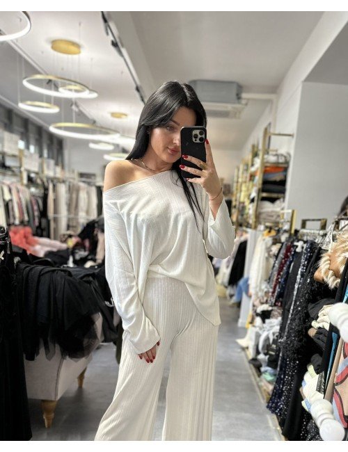 Komplet z wiskozy od Kontatto – elegancja i komfort w jednym zestawie