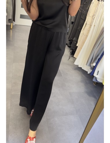 Dwuczęściowy komplet ViCOLO – satynowa bluzka oversize i spodnie z gumką