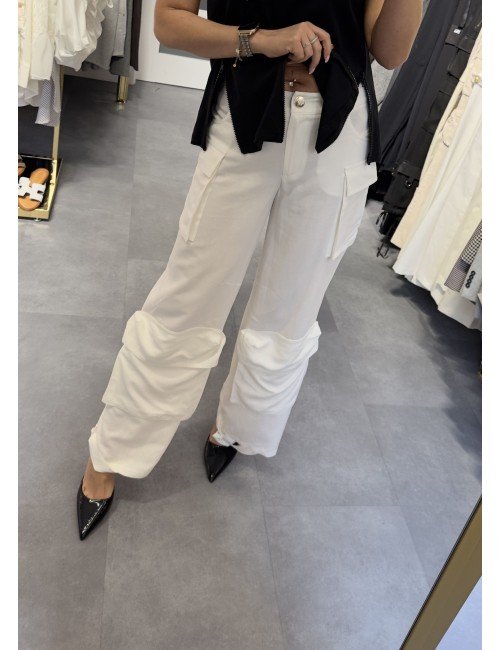 Białe spodnie Babylon – len i wiskoza w eleganckim wydaniu