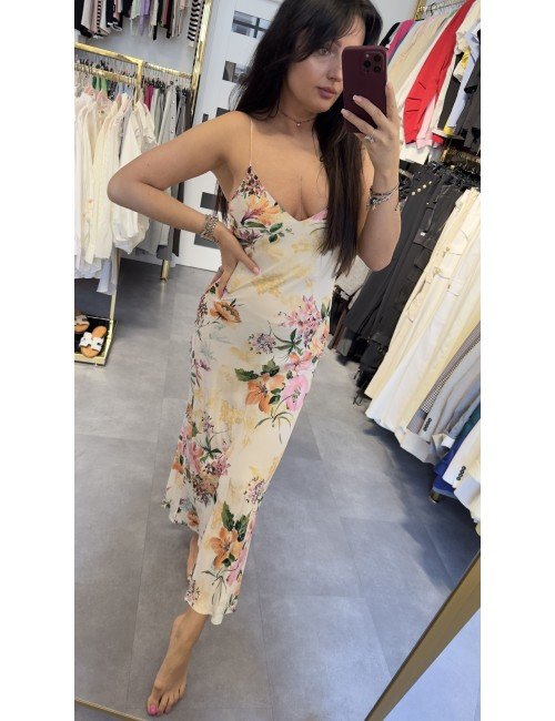 Dopasowana sukienka Imperial – włoska elegancja i styl