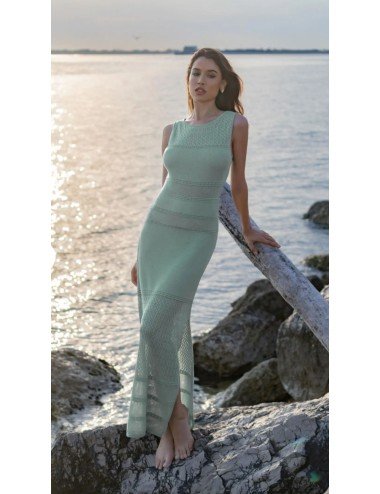 Sukienka maxi z jedwabiem – minimalizm i zmysłowa lekkość