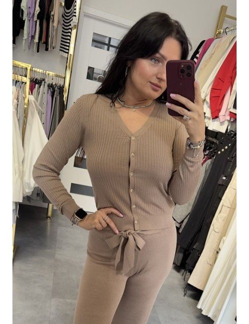 Beżowy Sweterek Damski Zapinany Jedwab Wiskoza Długi Rękaw Włoski | [Nazwa Twojego Sklepu]