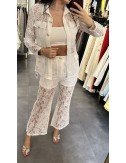 Biały komplet z koronki – koszula i spodnie | Elegancja i kobiecość