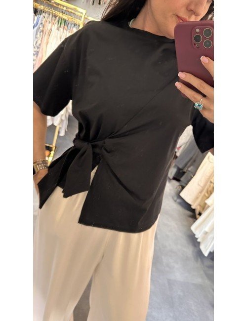 Stylowa czarna bluzka Imperial z asymetrycznym wiązaniem – 100% bawełny, włoska jakość