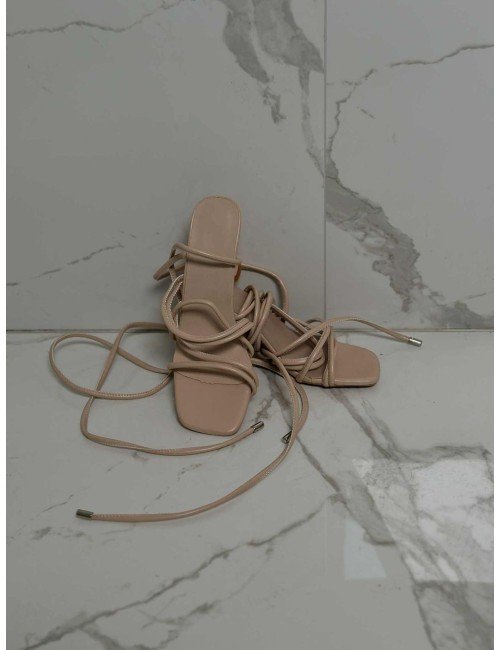 Beżowe Sandały na Niskim Obcasie Geometrycznym – Multikolorowe Paski // 4518