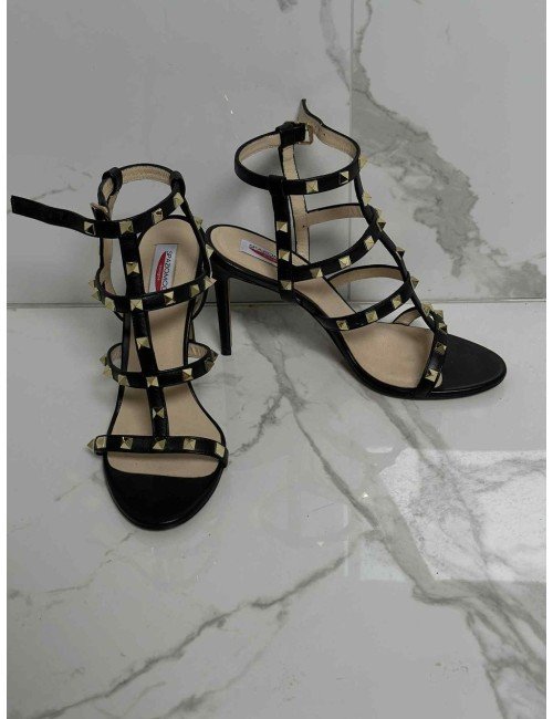 Sandały na Szpilce Czarne z Złotymi Nitami – Caged Design // 4520*