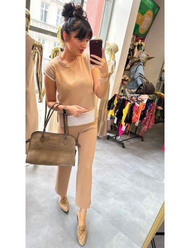 Komplet Sweterkowy Beżowy Paski Wiskoza Spodnie Flare | Elegancki Zestaw Damski | [Nazwa Twojego Sklepu]