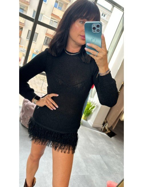 Sukienka Mini Sweterkowa Black Fringe – Glamour z Frędzlami i Efektem 3D // 4875