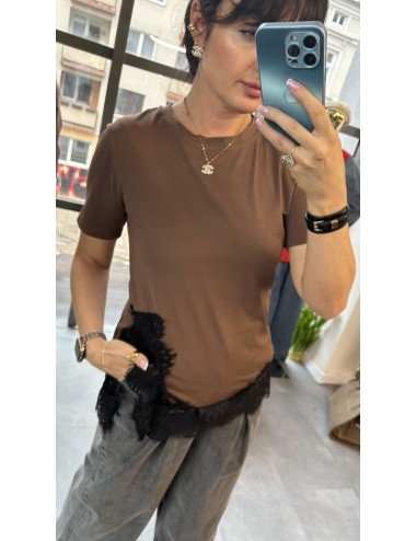 Bluzka T-Shirt Bawełniana z Asymetryczną Koronką – Luksusowy Styl Lingerie Chic, Made in Italy // 4940