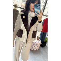 Włoska Kamizelka Futerko-Glamour z Odpinaną Broszką – Elegancja i Komfort Made in Italy // 4949