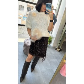 Sweter Bouclé Biały z Alpaką i Broszką – Esencja Włoskiego Stylu // 5056