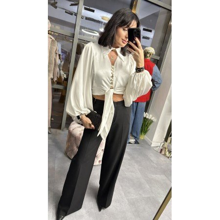 Satynowa Koszula Damska "Hollywood Glamour" – Crop, Bufiaste Rękawy, Złote Guziki – Polska Produkcja // 5246