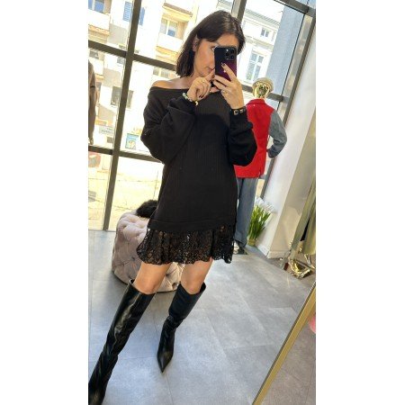 Sweterkowa Sukienka Hiszpanka z Koronkową Falbaną – Elegancja i Ciepło w Stylu Włoskim // 5272