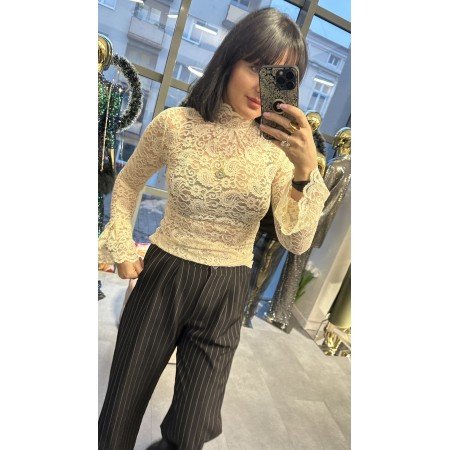 Koronkowa Bluzka "Elegancja i Seksapil" - Dwa Kolory: Czarny i Ecru // 5312