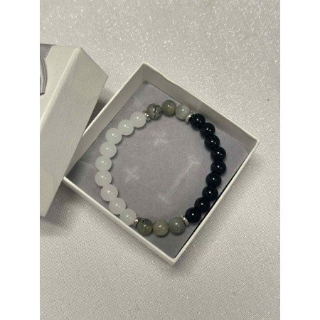Kontrastowa bransoletka z koralików – biel, czerń i szarość – kryształ // 5484