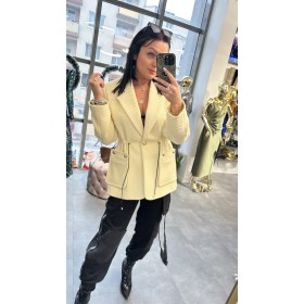 Elegancka Żakardowa Marynarka z Paskiem – Kremowy Szyk (Produkcja Polska) // 5565