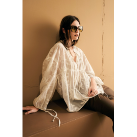 Eteryczna Bluzka z Haftem – Marka Premium Sandro Ferrone // 5640