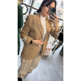 Marynarka Lumina – elegancja i lekkość na co dzień