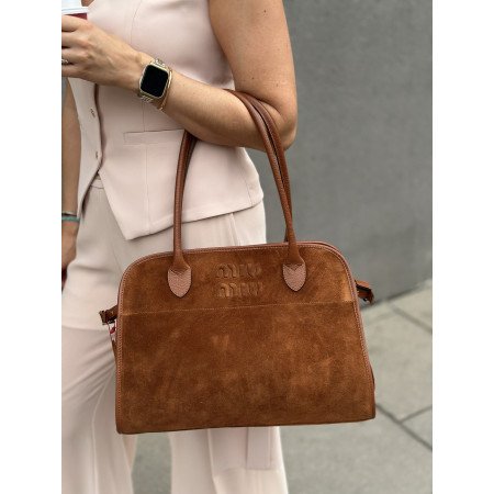 Torba z naturalnego zamszu – elegancja i funkcjonalność