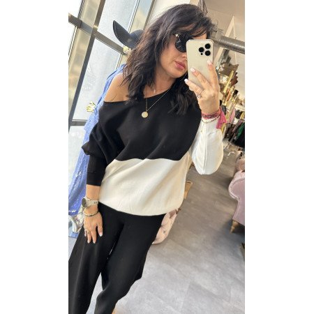 Dwukolorowa Bluzka Knit z Odkrytym Ramieniem – AKEP Black & White // 5743