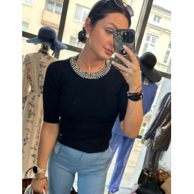 Czarny Elegancki Top Artigli z Biżuteryjnym Dekoltem – Włoski Szyk i Komfort // 5835