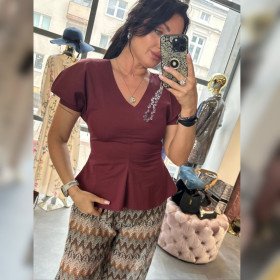 Włoska Bluzka z Baskinką i Bufkami – Bawełna Premium – Głębokie Bordeaux // 5979